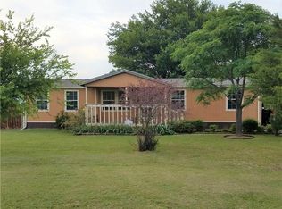 832 Preston Rd, Red Oak, TX 75154