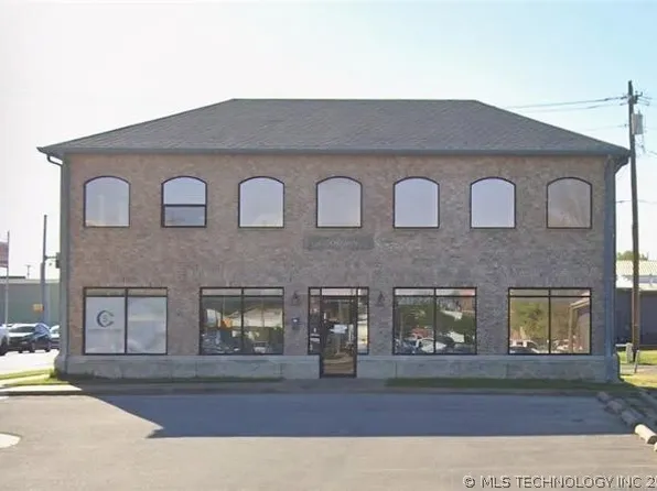 223 S Lynn Riggs Blvd, Claremore, OK 74017