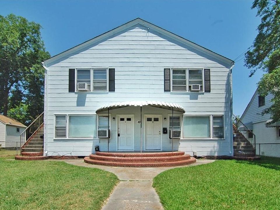 1st image of 10 Aylwin Cres APT 4
