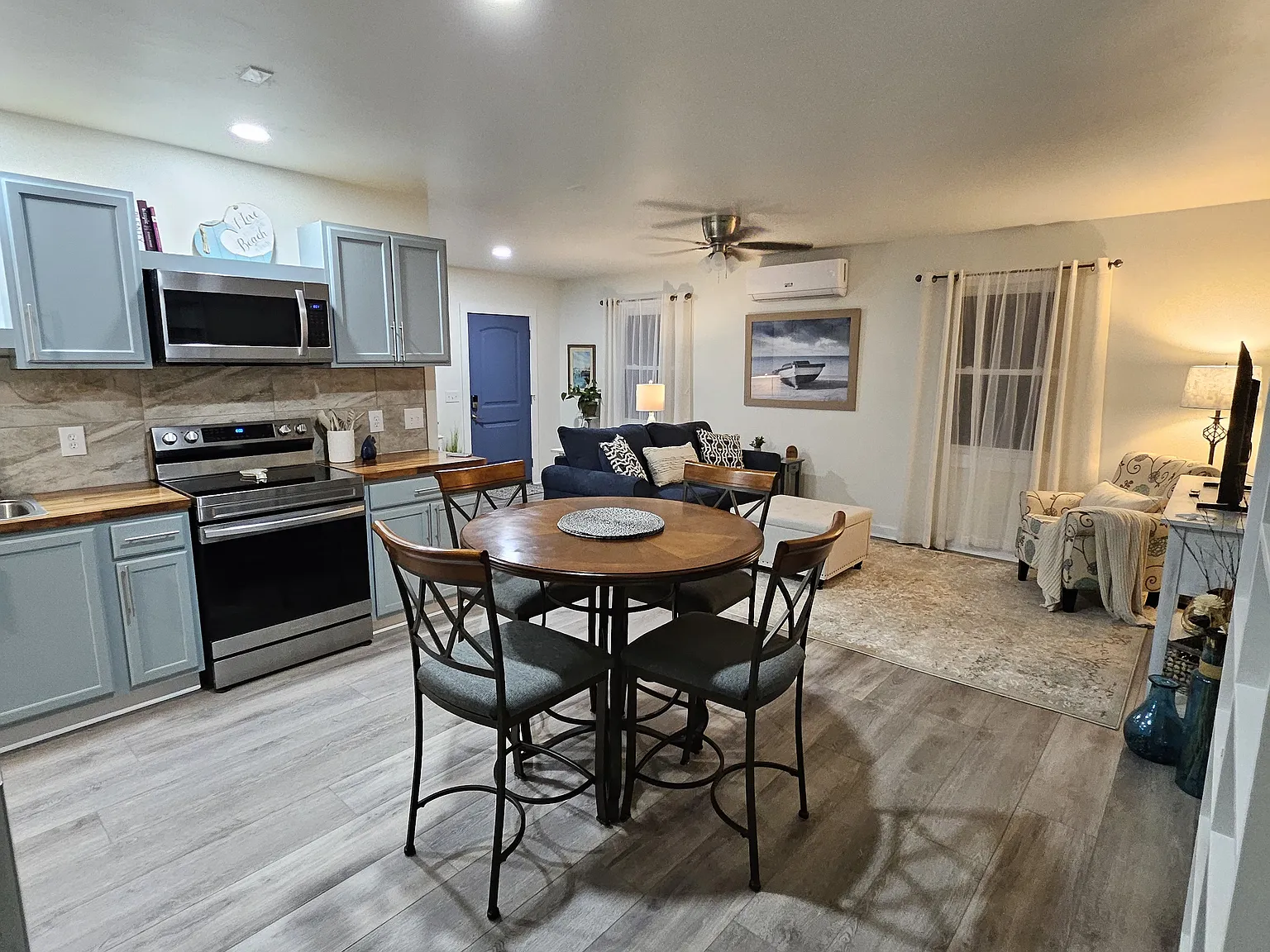 1 bed, 900 sqft, $2,100 — Photo 4