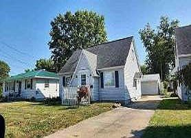 3rd image of 104 Ohio St