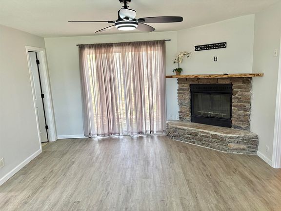 3rd image of 5059 Half Moon Dr