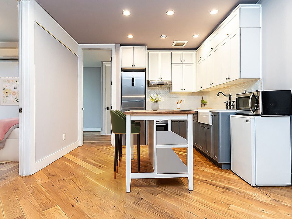 1st image of 137 21st St #1E
