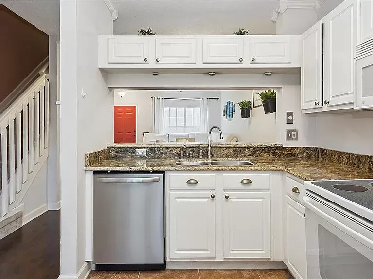 2888 Woodlands Park Ct — Photo 8