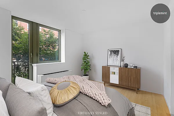 Sold by Triplemint | media 17