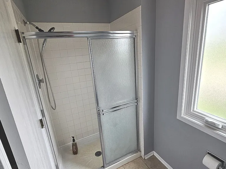 121 Hampton Ave — Photo 19