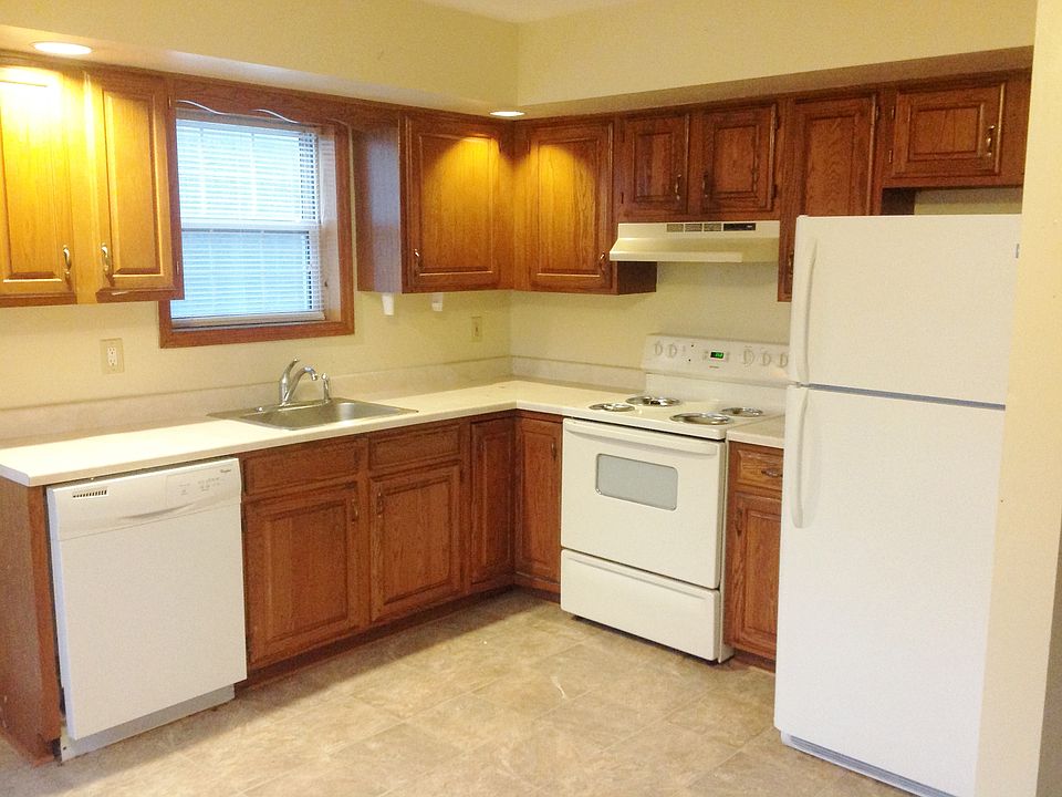 1st image of 213 Woodcrest Dr APT B
