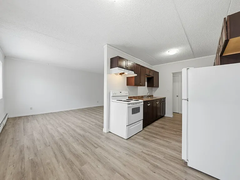 27 Vaughn St — Photo 25
