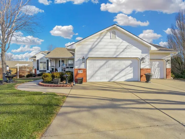 10406 W Dallas Cir, Wichita, KS 67215