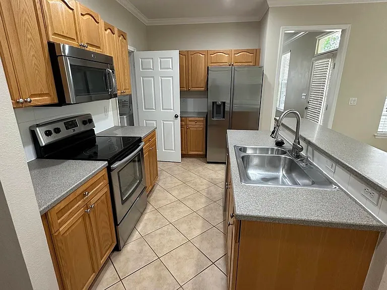 3972 Shumard Oak Blvd — Photo 4