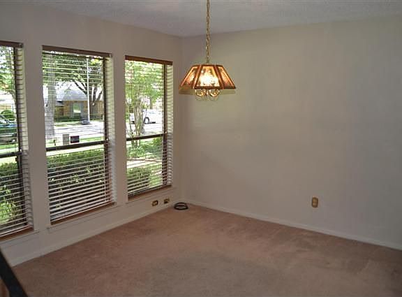 5th image of 4909 Cliffwood Dr
