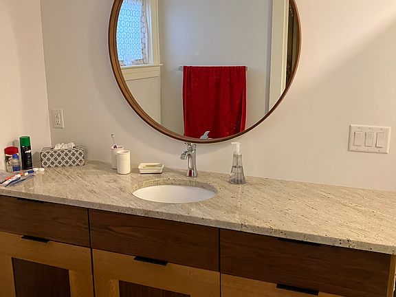 4th image of 46 Pin Oak Way
