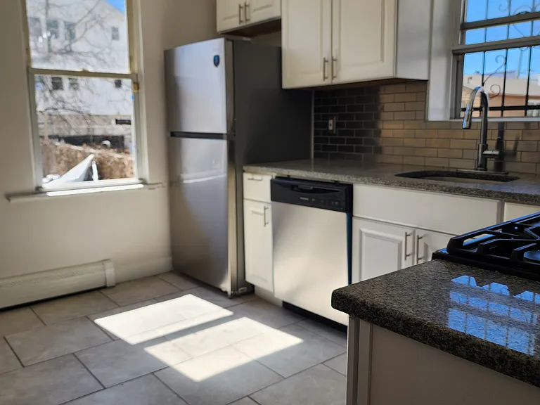 91 Woodlawn Ave #1 — Photo 12