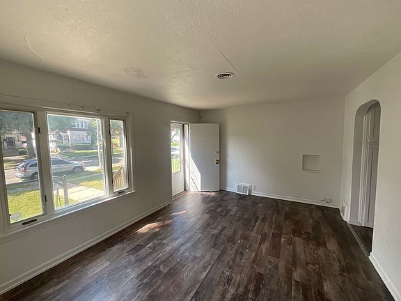 4th image of 4422 N 30th St