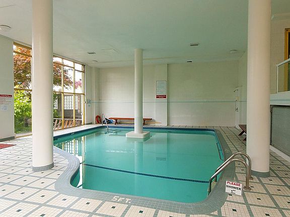4th image of 1425 Esquimalt Ave #108