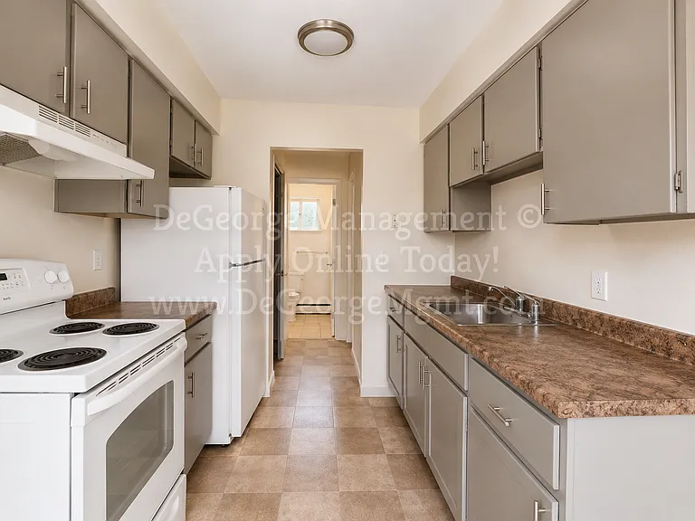 Emerald Estates — Photo 22