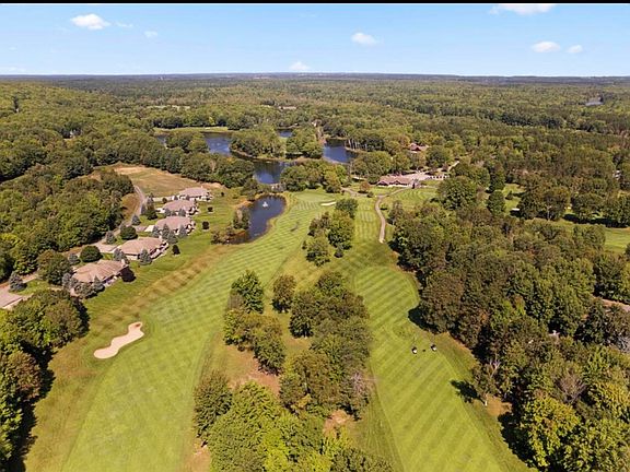 4th image of 228/229 Woodcock Ct