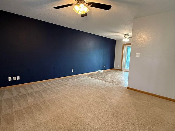 5th image of 708 E 11th St