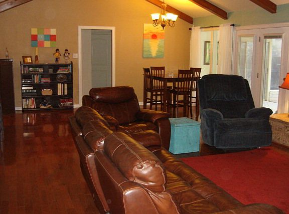 4th image of 2918 Alta Vista Ln