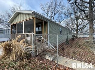 39 Bailey Park, Taylorville, IL 62568