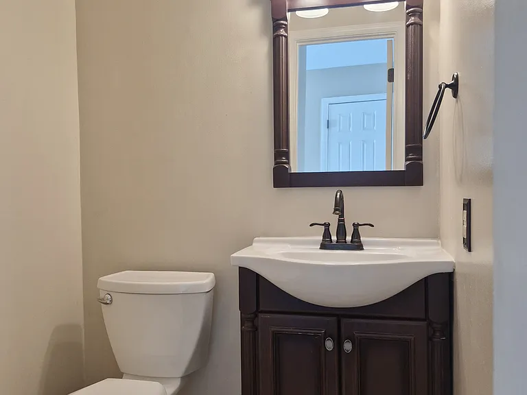 309 Surry Ln — Photo 3