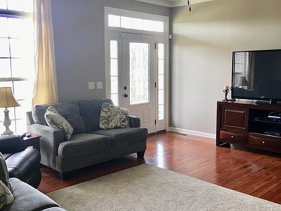4th image of 1528 Leaf Ln
