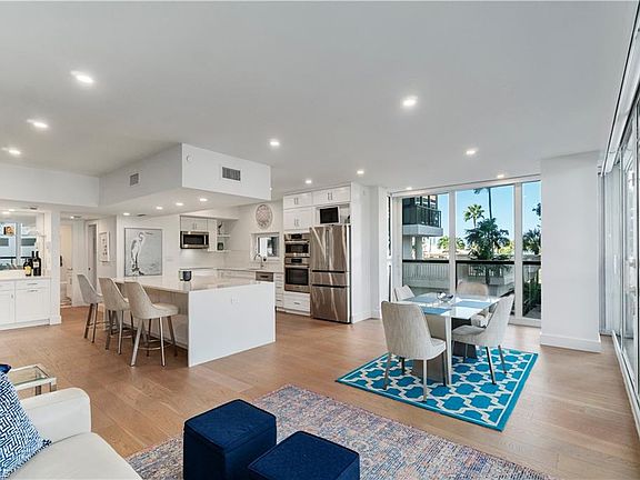 5th image of 4031 Gulf Shore BLVD N #22