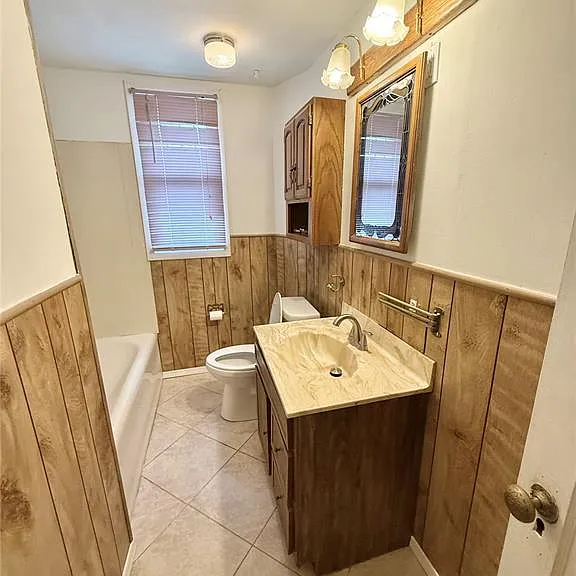 307 N Clinton St — Photo 8