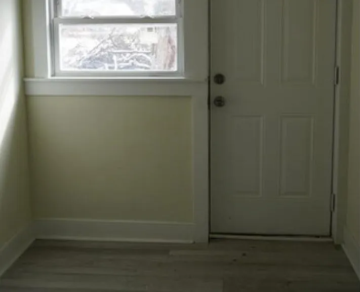1028 Halifax St — Photo 9