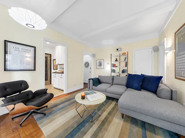588 W End Ave APT 8D, Manhattan, NY 10024