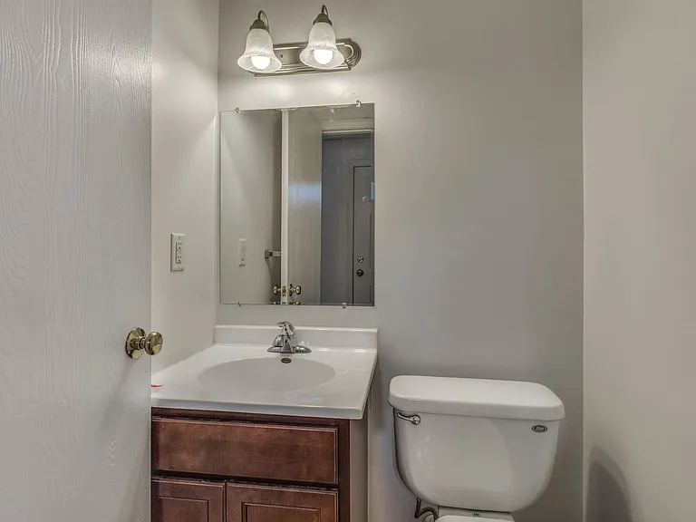 48 Pleasant St — Photo 10