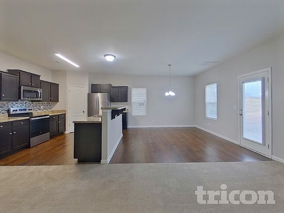 4th image of 11335 Breezehill Ln