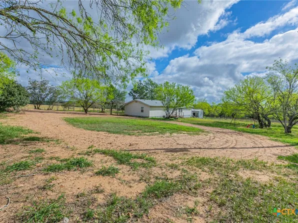 1767 Dowdy Rd, Seguin, TX 78155