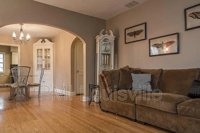 3 bed, 2.0 bath, 1503 sqft, $1,900 — Photo 2