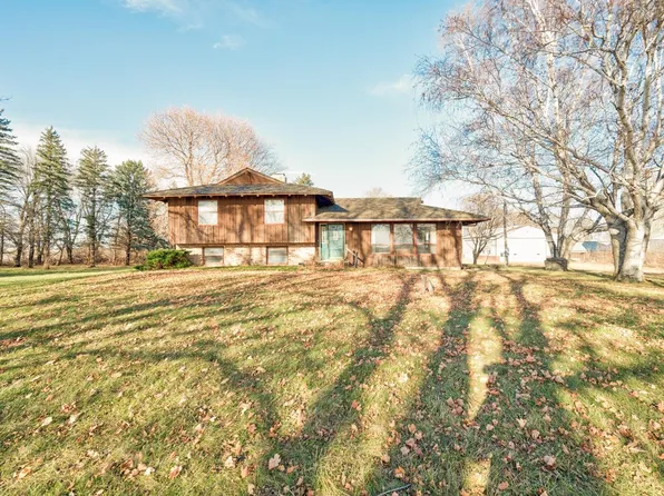 1320 200th St, Lake Park, IA 51347