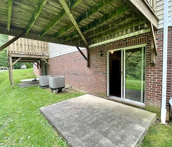 444 Tanglewood Ln — Photo 99