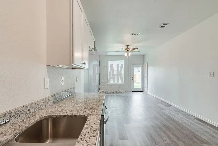 3220 S Cherry Ln — Photo 8
