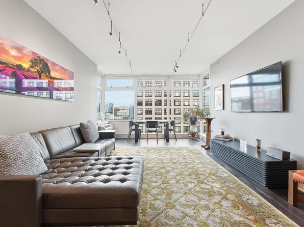 1450 Washington Street image 3 of 28