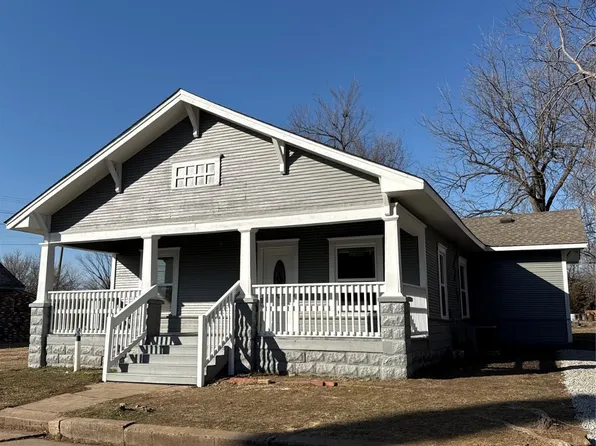 310 W Maple St, Cushing, OK 74023