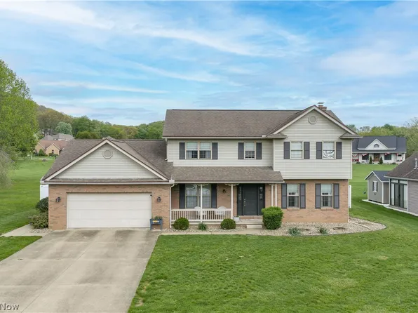 2161 Denise Dr NE, New Philadelphia, OH 44663