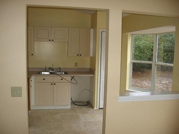 4th image of 2793 Beaver Dr