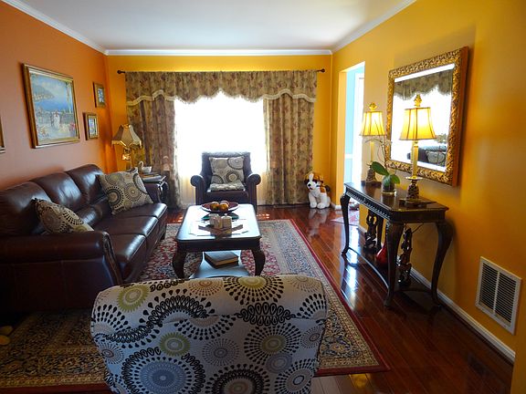 3rd image of 36 Owens Glen Ct