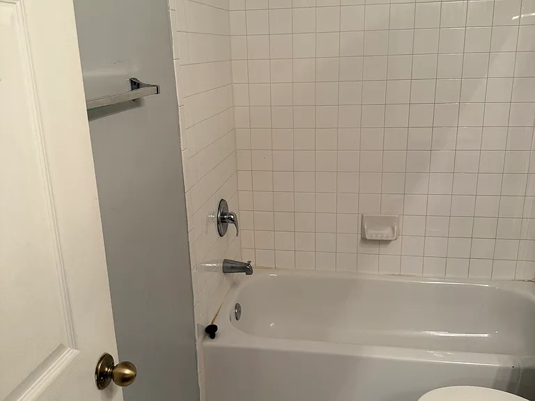 2712 Gresham Way #103 — Photo 30