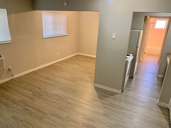 3rd image of 3021 Pestalozzi St APT 106