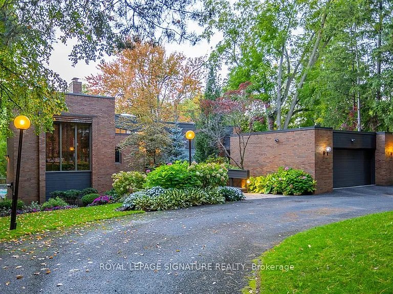 18 Old English Ln — Photo 1