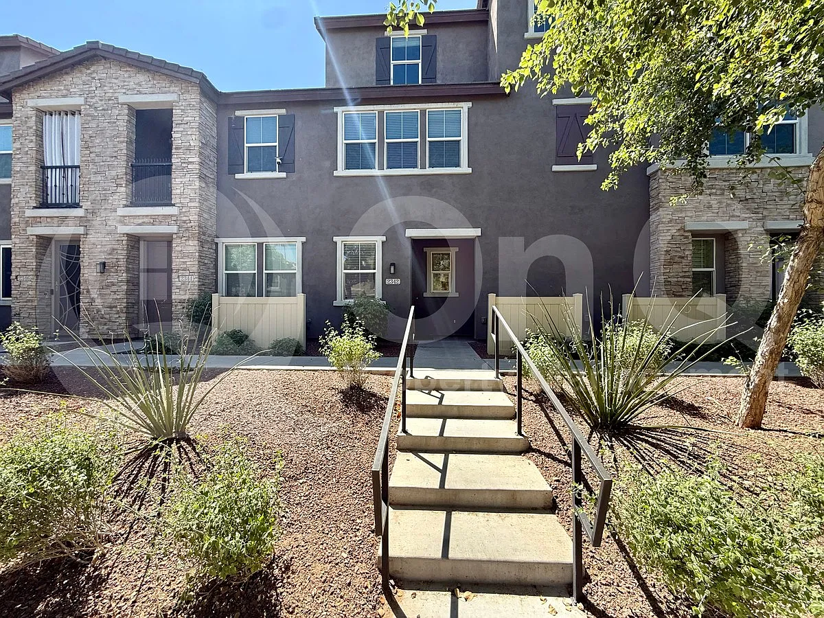 Building Photo - 2342 E Hidalgo Ave