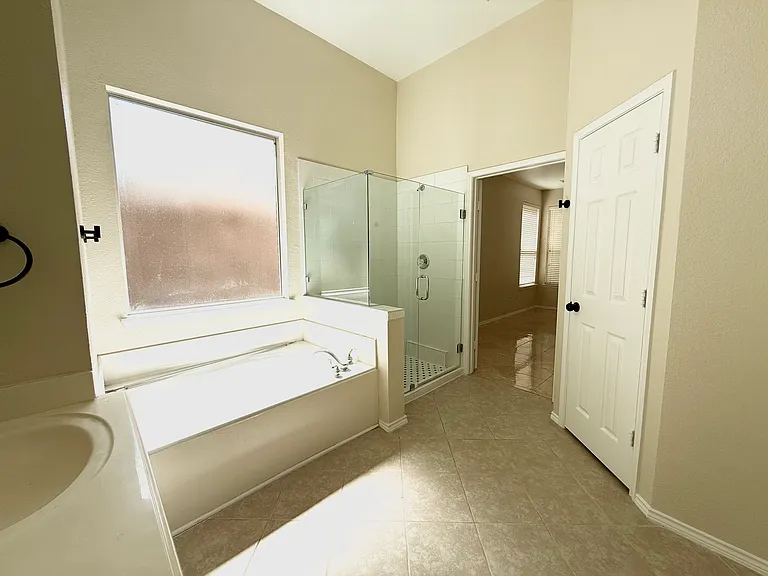 1534 Broadmoor Dr — Photo 15
