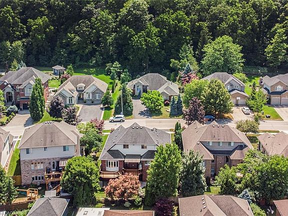 4th image of 149 Dorchester Dr
