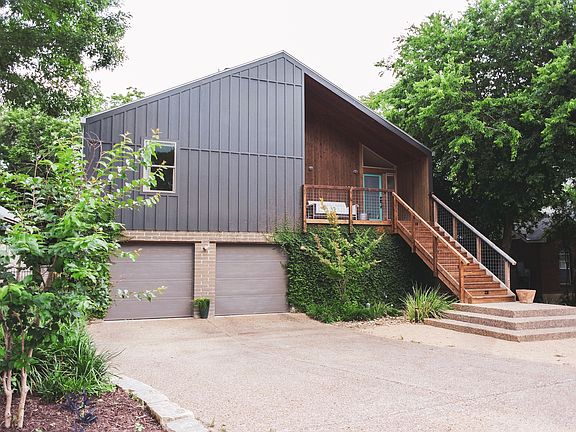 2+ car garage and huge drive