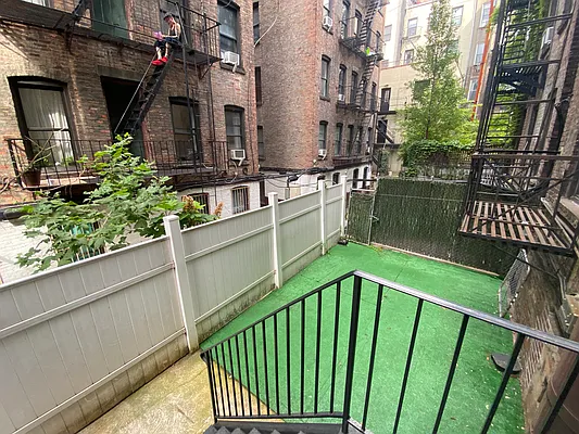 Rented by Corcoran | media 19